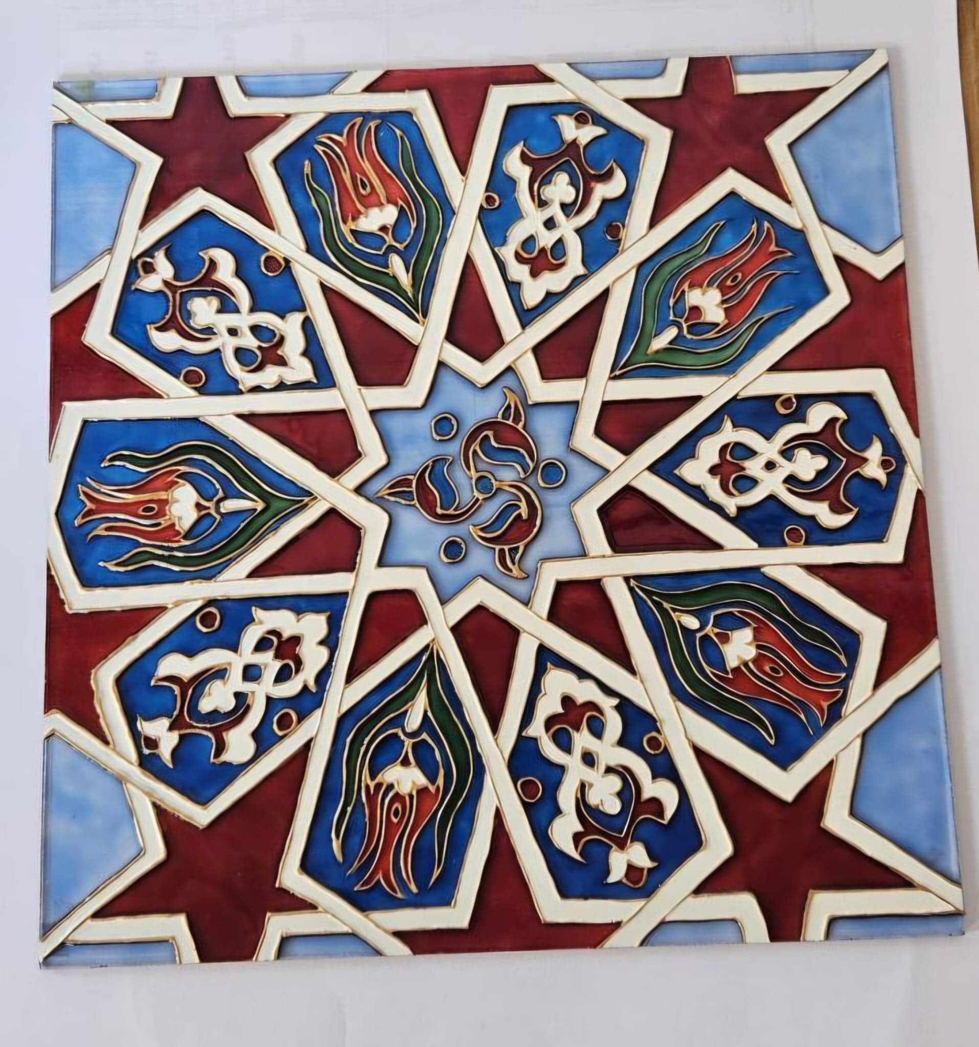 Yusra Yavuz'un cam üzerine vitray eseri İznik