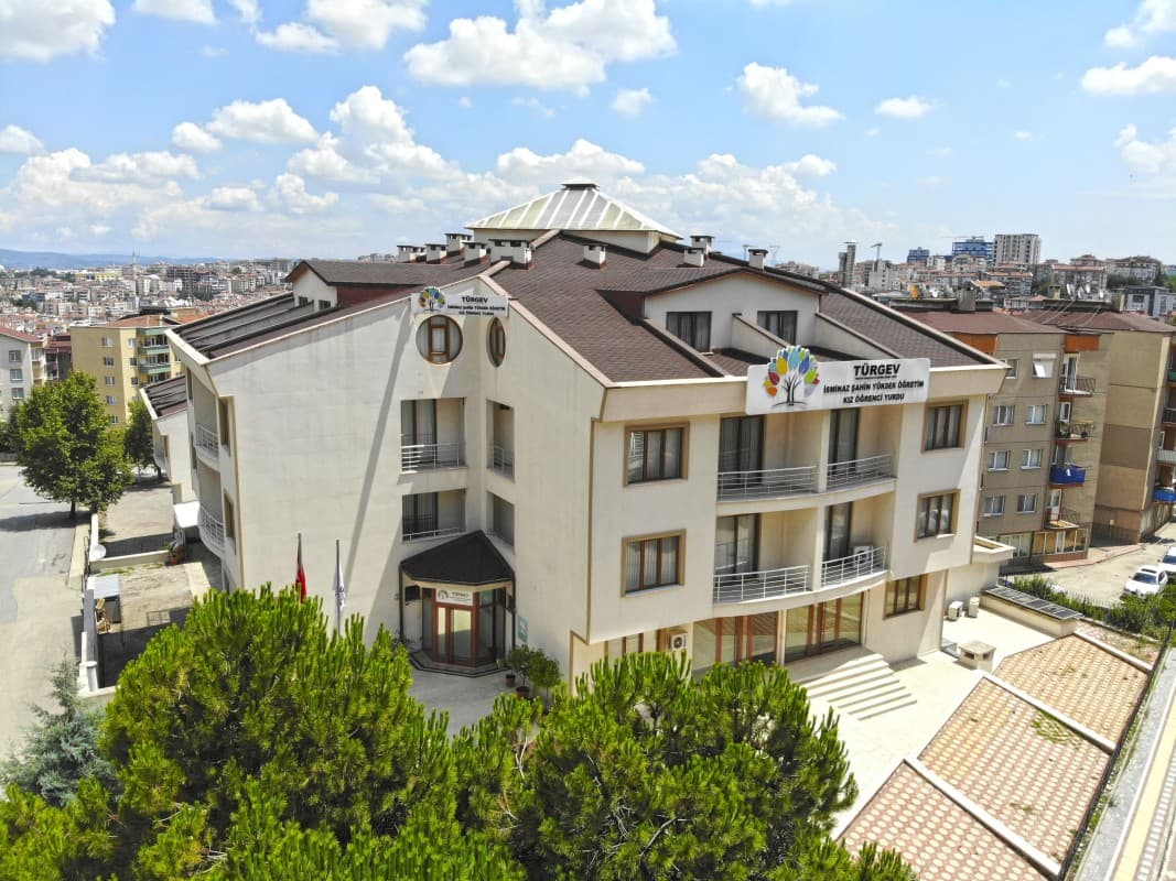 İsminaz Şahin Yükseköğretim Kız Öğrenci Yurdu Nilüfer dış cephe