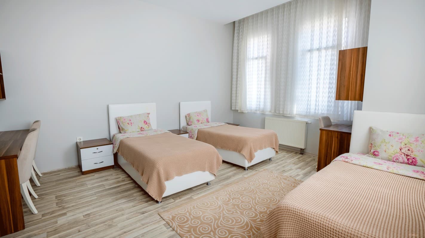 Zekiye Gönenç Ortaöğretim Kız Öğrenci Yurdu Üsküdar lobi alanı